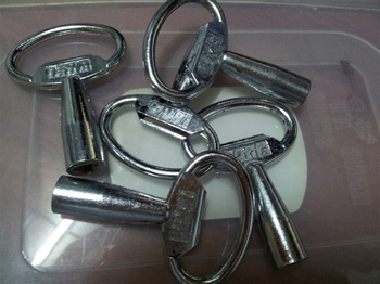 �C(j��)��耳�